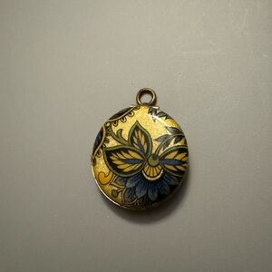 Antique cool locket made in 60’s or 70’s.